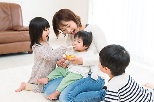 子ども3人いるときの養育費はいくら？ 離婚のポイントを弁護士が解説