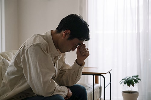 無断外泊は離婚原因になる? 不倫関係の疑いや信頼回復のポイントとは